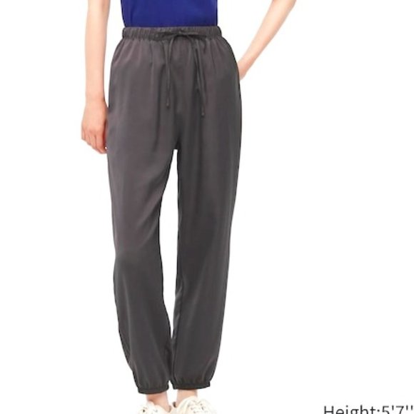 NEW WITH TAGS Uniqlo Jogger black Santin pants size Large - Picture 1 of 4